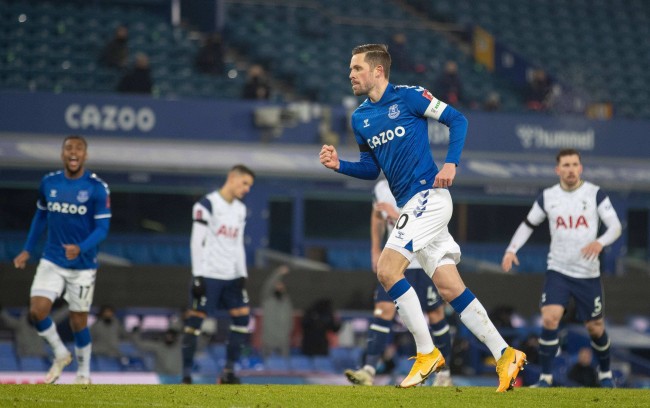 她依然有机 她依然有机